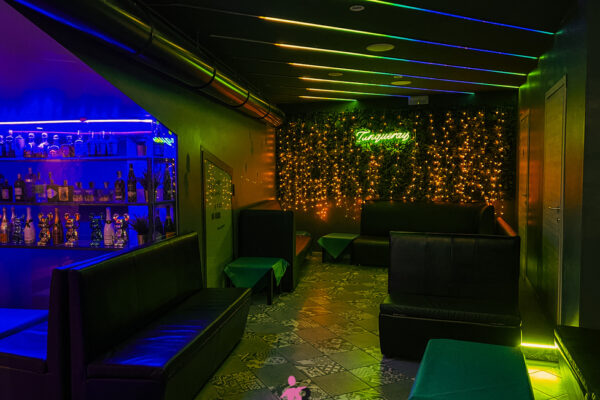 Heden cafe Milano - festa di diciottesimo - info e preventivi 3518822818 Heden cafe Milano - festa di diciottesimo - info e preventivi 3518822818