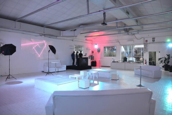 Loft Station - festa di diciottesimo - info e preventivi 3518822818 Loft Station - festa di diciottesimo - info e preventivi 3518822818