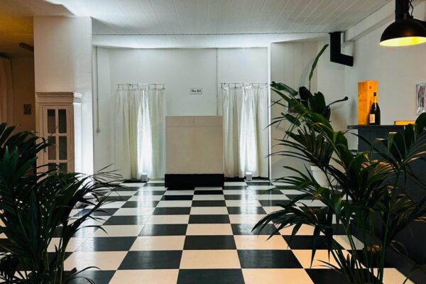 Loft Blackberry - festa di diciottesimo - info e preventivi 3518822818 Loft Blackberry - festa di diciottesimo - info e preventivi 3518822818