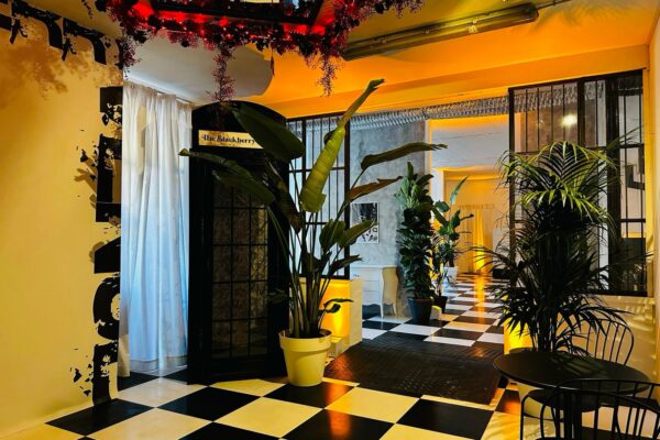 Loft Blackberry - festa di diciottesimo - info e preventivi 3518822818 Loft Blackberry - festa di diciottesimo - info e preventivi 3518822818