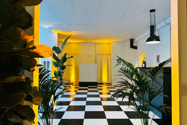 Loft Blackberry - festa di diciottesimo - info e preventivi 3518822818 Loft Blackberry - festa di diciottesimo - info e preventivi 3518822818