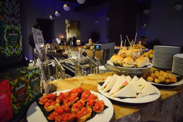 Spazio Tibaldi - festa di diciottesimo - info e preventivi 3518822818 Spazio Tibaldi - festa di diciottesimo - info e preventivi 3518822818